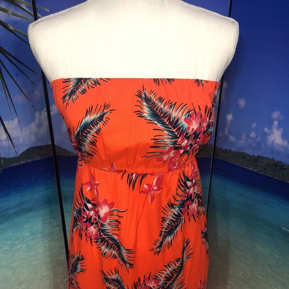 Hawaiian Strapless Maxi Dress - Picture 5 of 6